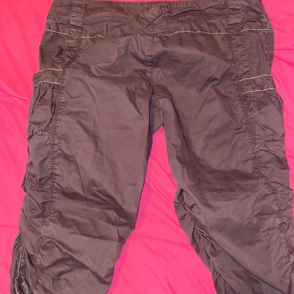 😯🤎Women’s Brown Baby Phat Capris🤎😽 - Picture 6 of 6
